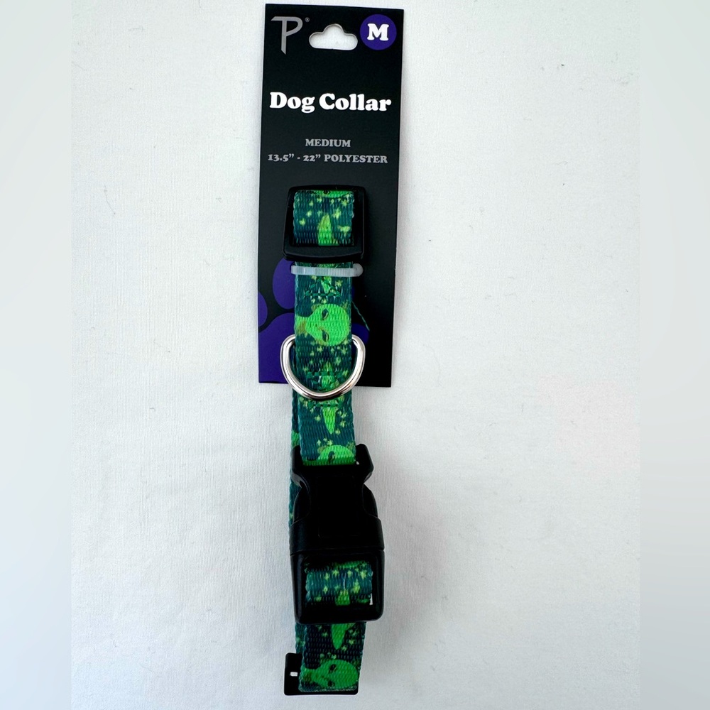 Medium size alien dog collar new with tags